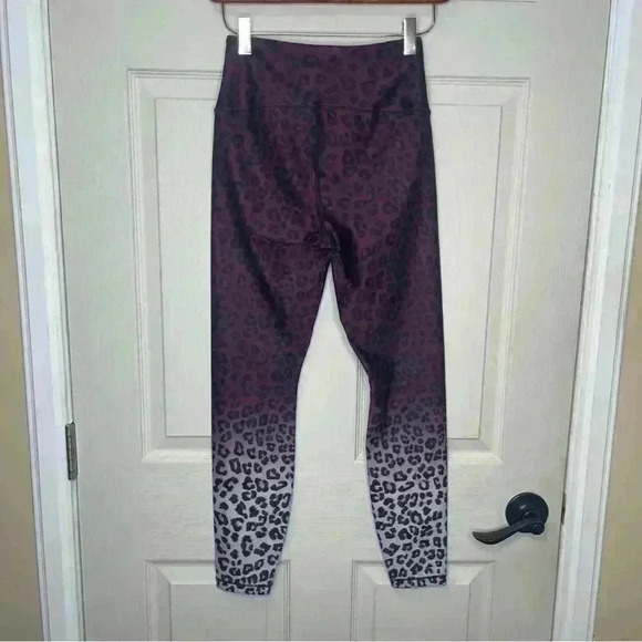 Good American Women's The Cinched Waist Ombré Leopard 7/8 Leggings Sz 0 - Picture 8 of 10
